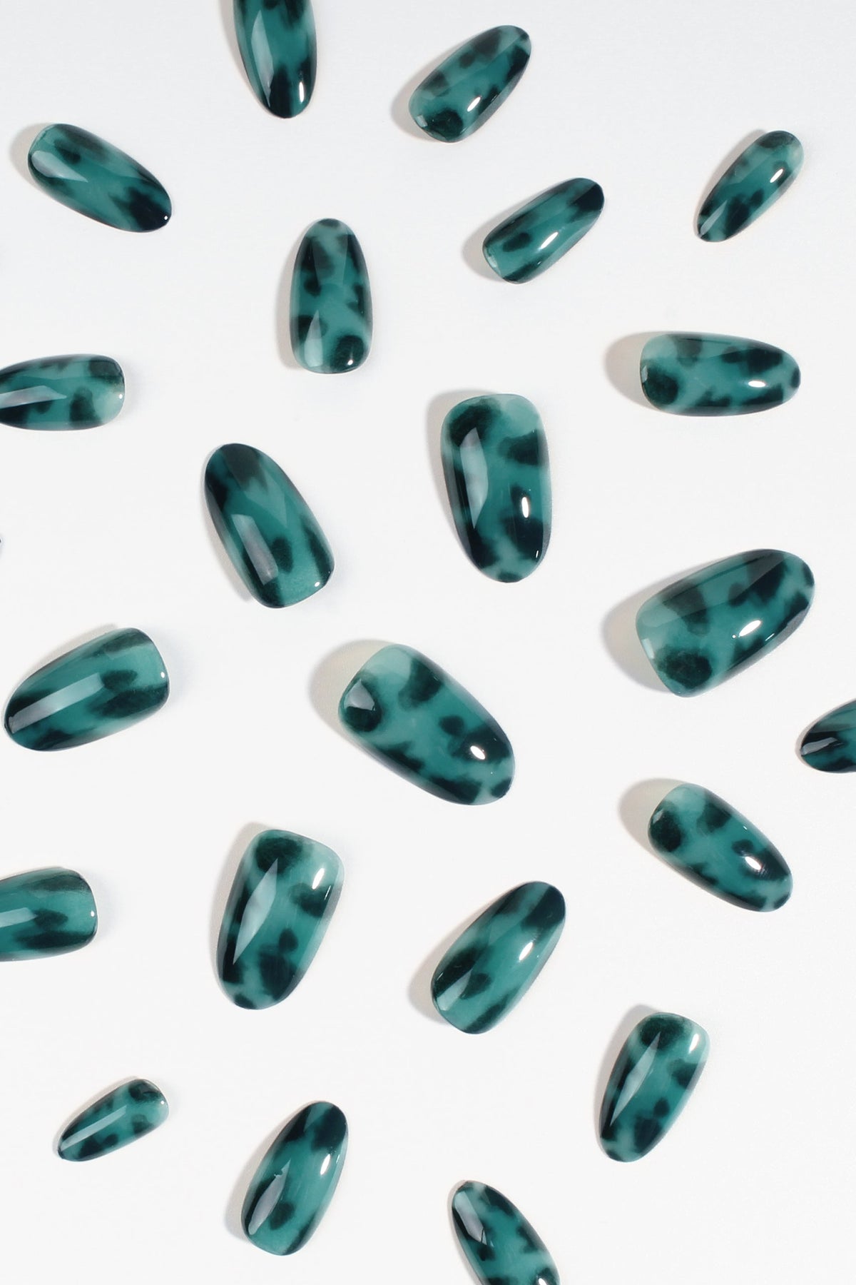 Emerald Amber | Soft & Durable Press-On Nails